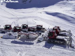 piste groomers