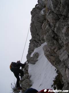 Climbing to the pas-de-oeille